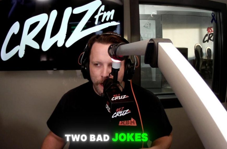 Grant and Jimmy tell Bad Jokes and pick a bad joke sound effect.