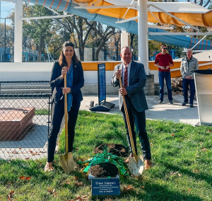 Time capsule commemorates first season of Wascana Pools first season