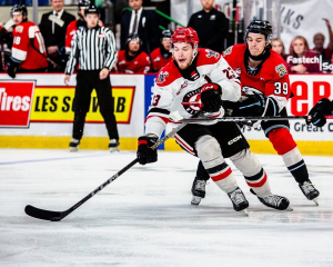 Savoie scores in final minutes as Warriors claim Game 1 of WHL Final