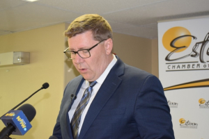 Moe pledges to investigate chemtrails at meeting in Speers, SK. Opposition calls foul.