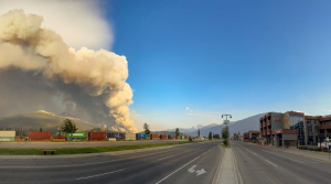 Jasper wildfire burns buildings, while poor air quality forces some fire crews out