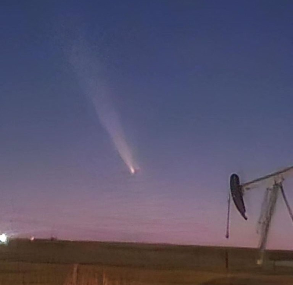 Comet lights up the sky in the southeast