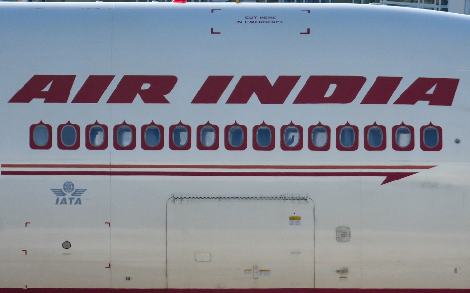 Air India passengers get lift from air force after bomb scare forces Nunavut landing