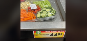 Misprint Price Tag? Guess Again – High Fruit Tray Prices Shock Shoppers