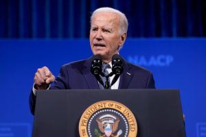 Obama, Pelosi and other Democrats make a fresh push for Biden to reconsider 2024 race