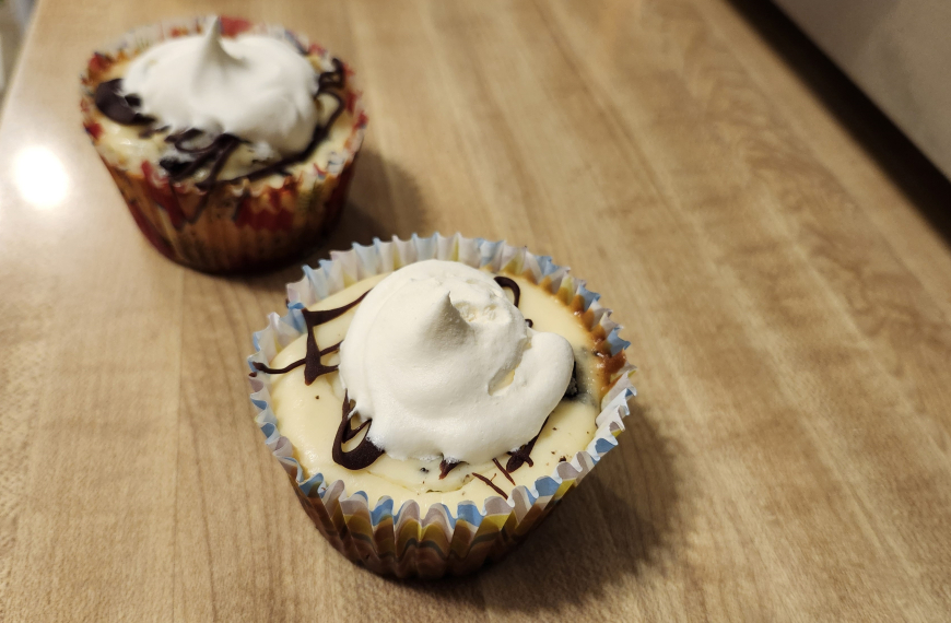 Irresistibly Tasty: My Go-To Mini Oreo Cheesecake Recipe!