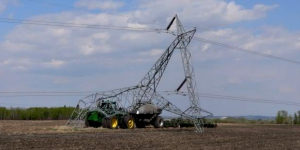 SaskPower with the yearly reminder to be safe around power lines during seeding