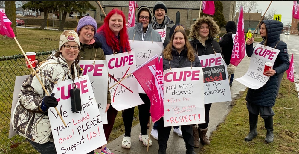 Fort McMurray School Support Staff to Hold Strike Vote Amid Contract Dispute