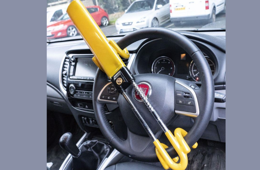 #TheLOCKERROOM | The Grant Report | how to stop car theft