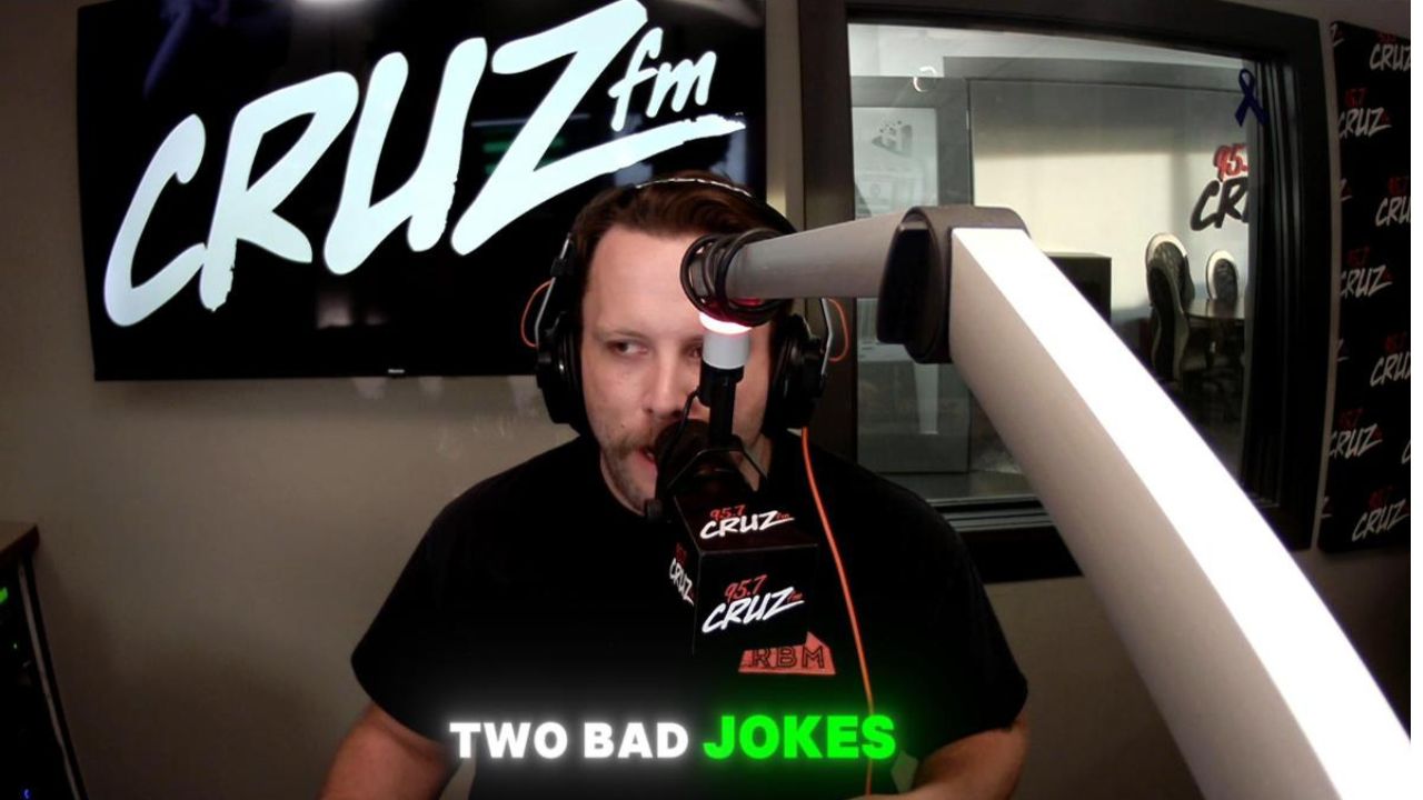 Grant and Jimmy tell Bad Jokes and pick a bad joke sound effect.